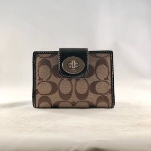 Coach Wallet w/ Silver Turn-lock Buckle(USED)